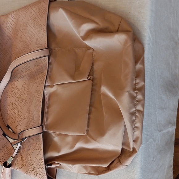 Tote - Picture 10 of 16